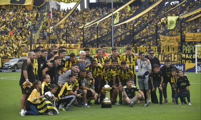 La sub 20 de Peñarol campeona en el Campeón del Siglo