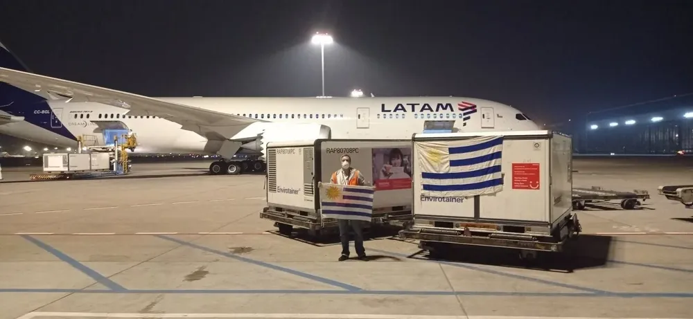 El avión de carga de Latam sobrevuela a estas horas el océano Pacífico