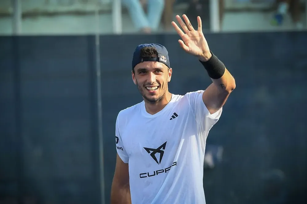 Galán rompe el silencio.