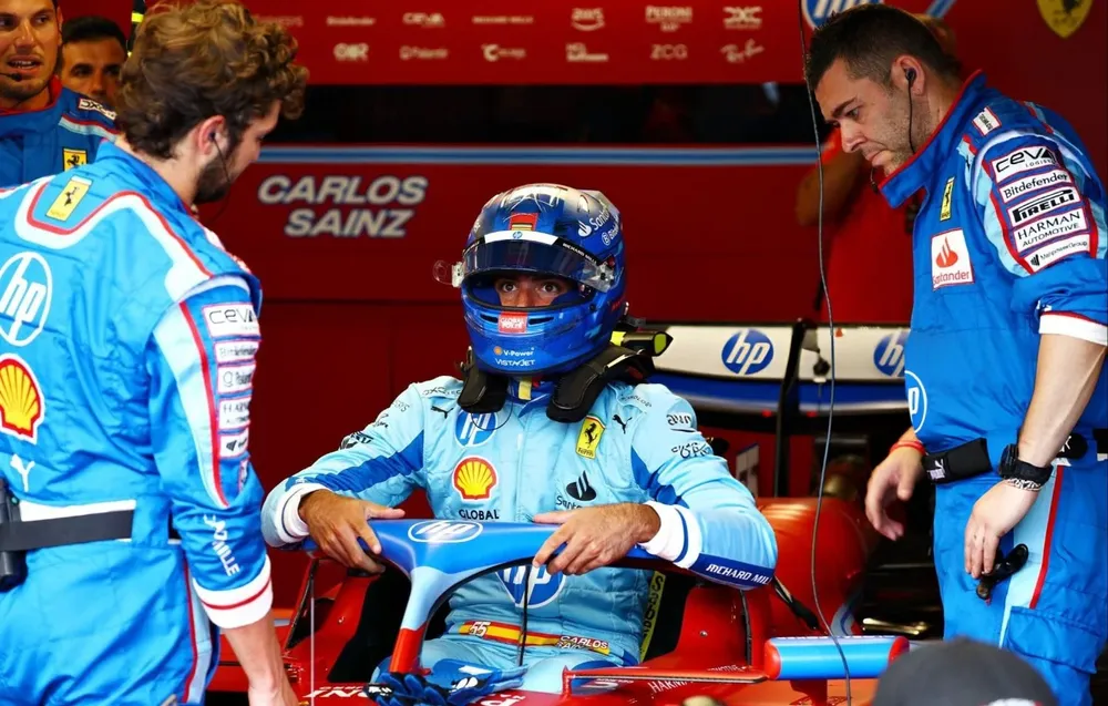 Sainz completa el podio de FP1.