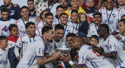 Sebastián Coates, Mauricio Pereyra, Diego Polenta y Luis Mejía
