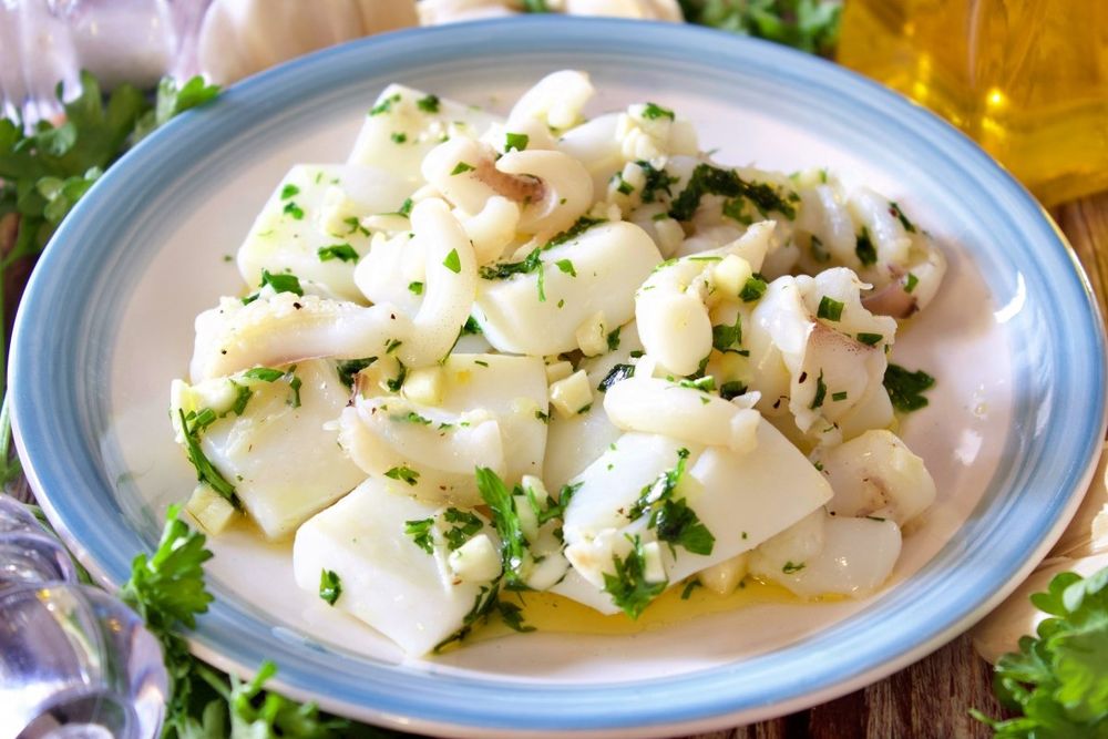 Emiten alerta sobre la presencia de metales en las sepias en España.