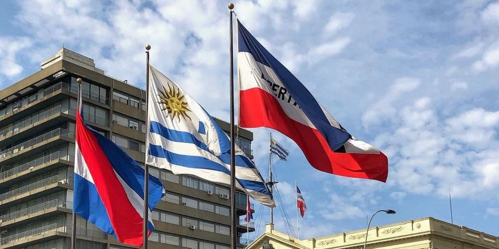 Banderas uruguayas