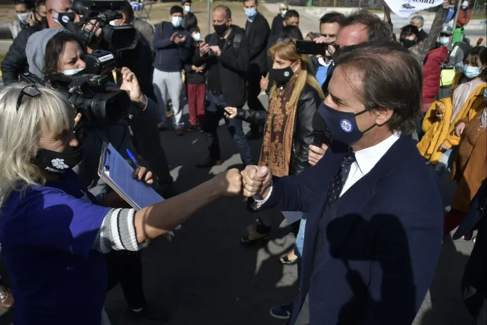 Lacalle Pou pidió sacar el vallado que separaba a los gobernantes de la gente