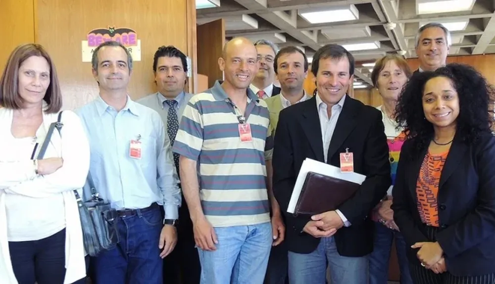 Los façoneros de pollos con la embajadora de EEUU.