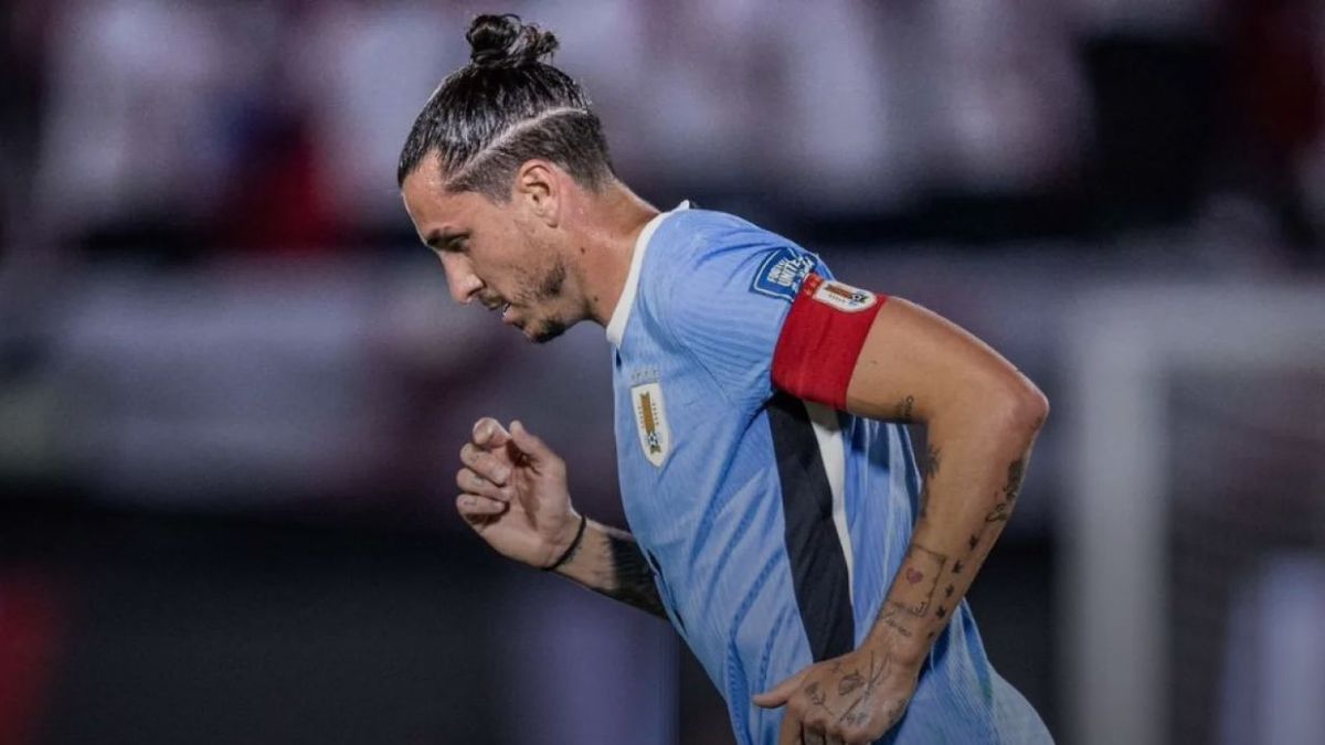 José María Giménez defendió a Nahitan Nández en su llegada al país para sumarse a la selección uruguaya: 