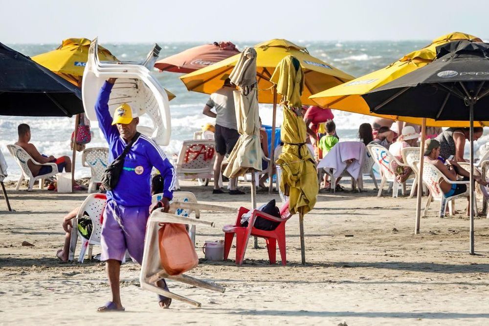 Las Monobloc son un elemento común en el paisaje playero, como es esta de Cartagena de Indias, en Colombia.