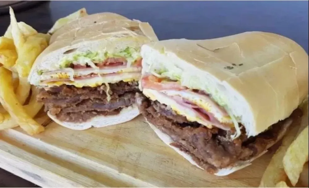 Esta milanesa al pan fue votada como la segunda mejor comida argentina