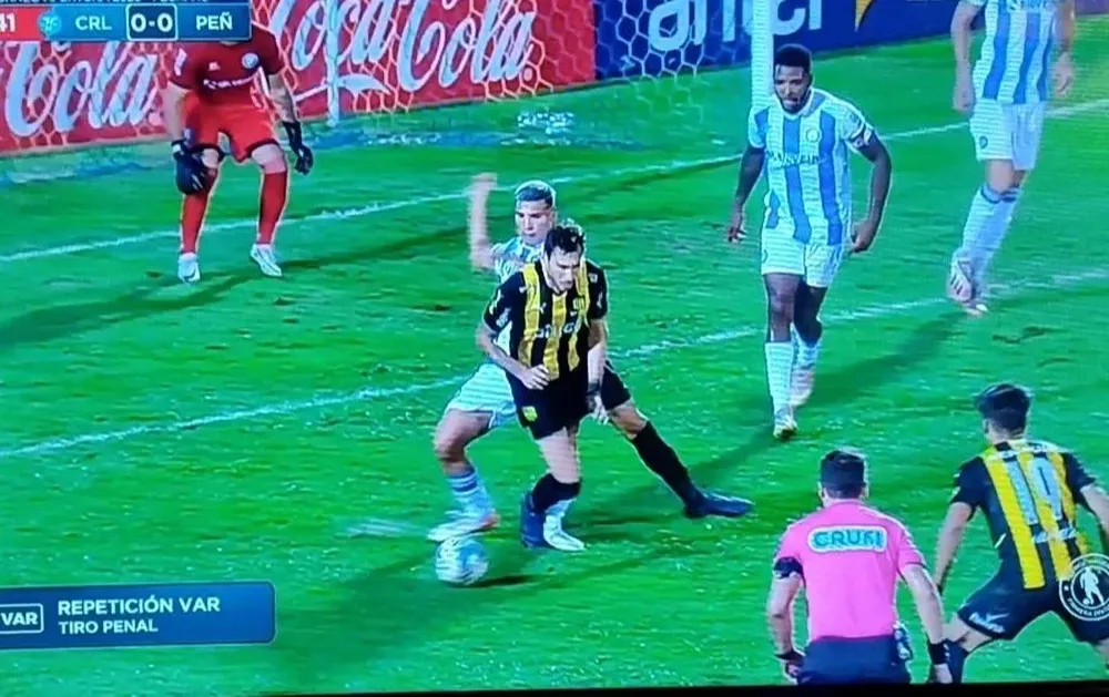 La jugada de la polémica en el Cerro Largo vs Peñarol