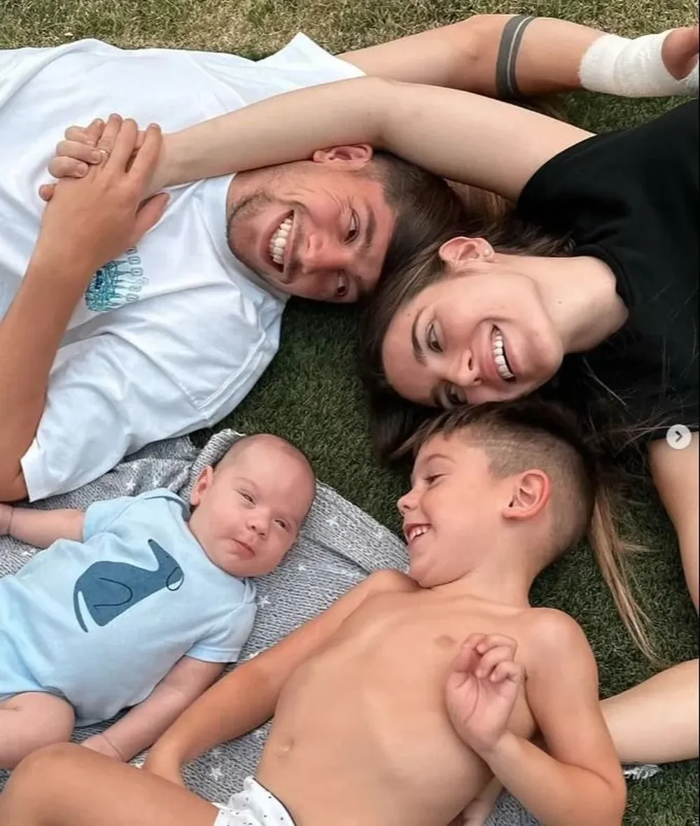 La foto que subió Fede Valverde con Mina Bonino y sus hijos