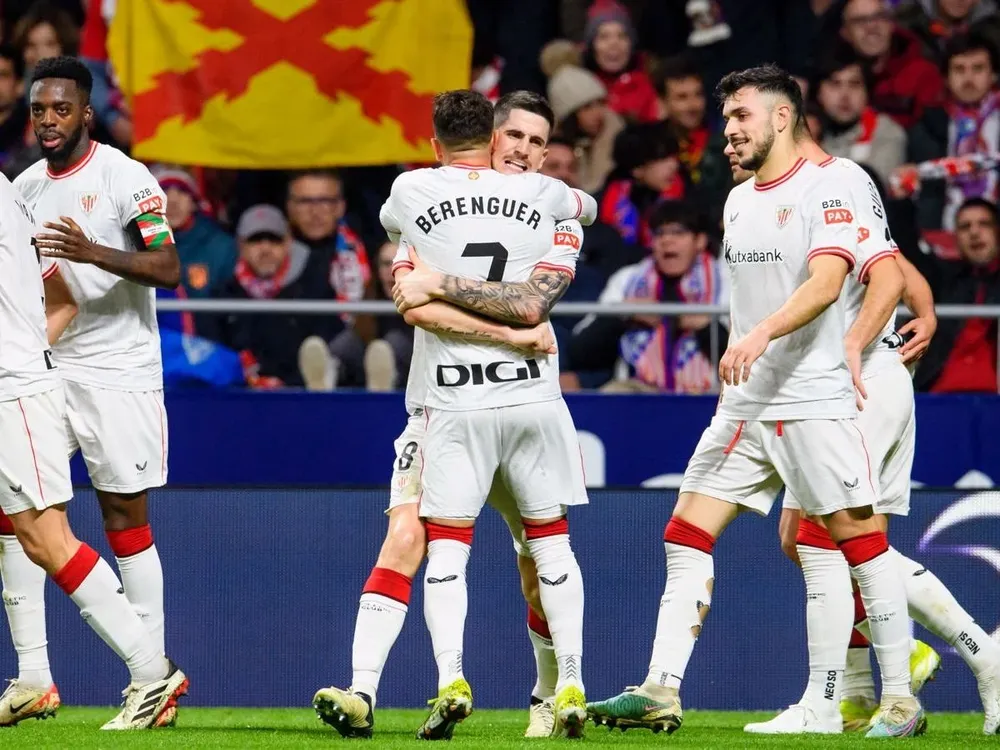El Athletic pega primero.