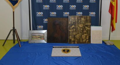 Agentes intervienen cuatro pinturas falsas de Picasso y Palencia que se comercializarían por 13 millones de euros. EUROPA PRESS