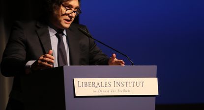 Milei cuestionó un trato desigual frente a la ley, al responder a críticas de su postura sobre la diversidad de género