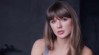 Taylor Swift con la musculosa de Gabriela Hearst