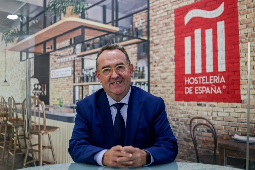 El presidente de la Confederación Empresarial de Hostelería de España, José Luis Yzuel (Archivo)