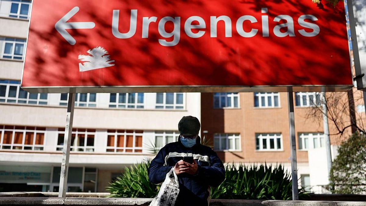 Los casos de gripe se duplican en una semana y desbordan las urgencias ...