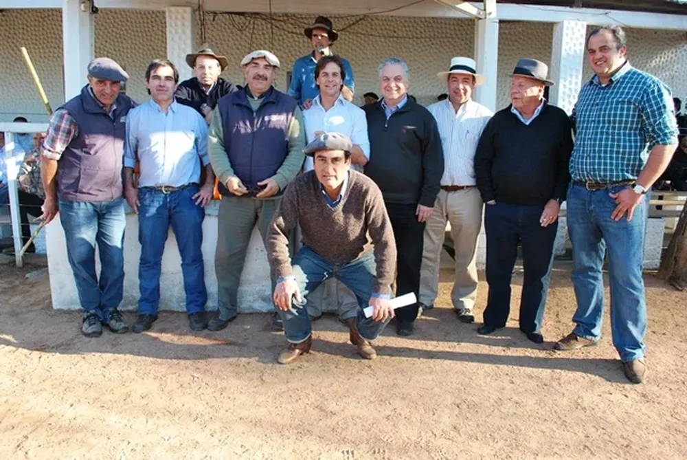 El precandidato Luis Lacalle Pou estuvo en la feria de Valdez en Ansina
