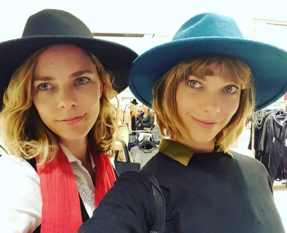 Eugenia Laprida y su hermana menor Laura Laprida