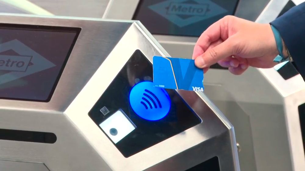 El billete sencillo de Metro se podrá pagar desde el 1 de junio con tarjeta bancaria.