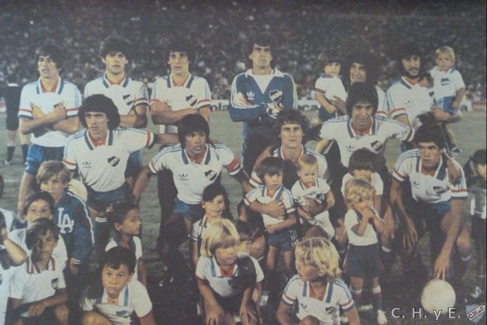 Nacional 1983; Pedrucci aparece junto al arquero José Luis Sosa
