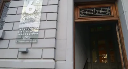 policia investiga video que muestra una seccional vacia en plena manana