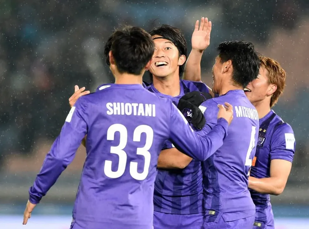 Sanfrecce se hizo fuerte de local