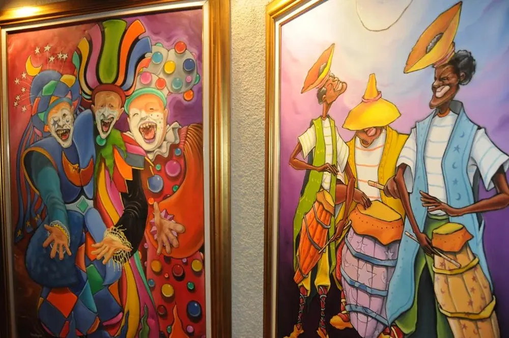 Dos de las obras de Marcos Cabrera