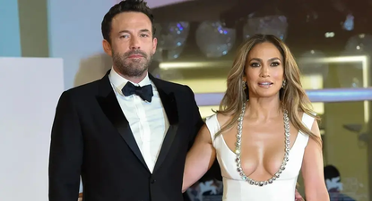 Benn Affleck y Jennifer López, mientras estaban juntos. (Archivo)&nbsp;