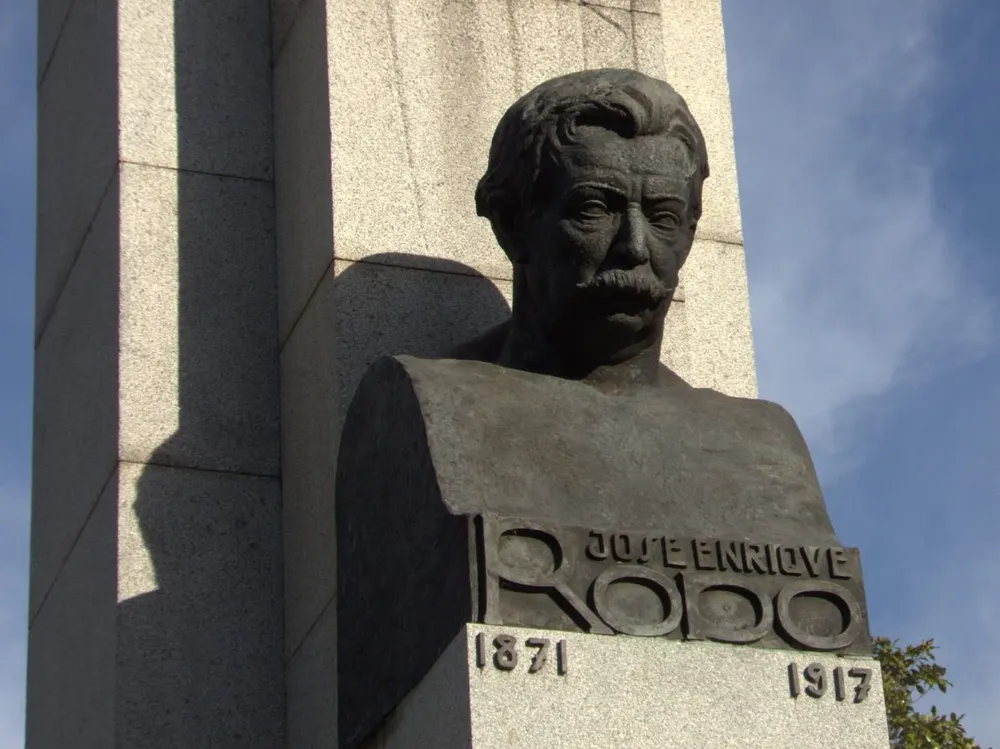 El monumento a Rodó en el parque que lleva su nombre