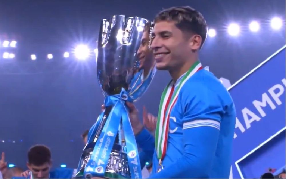 Mathías Olivera celebra con Napoli el haber ganado la Supercoppa Italiana&nbsp;