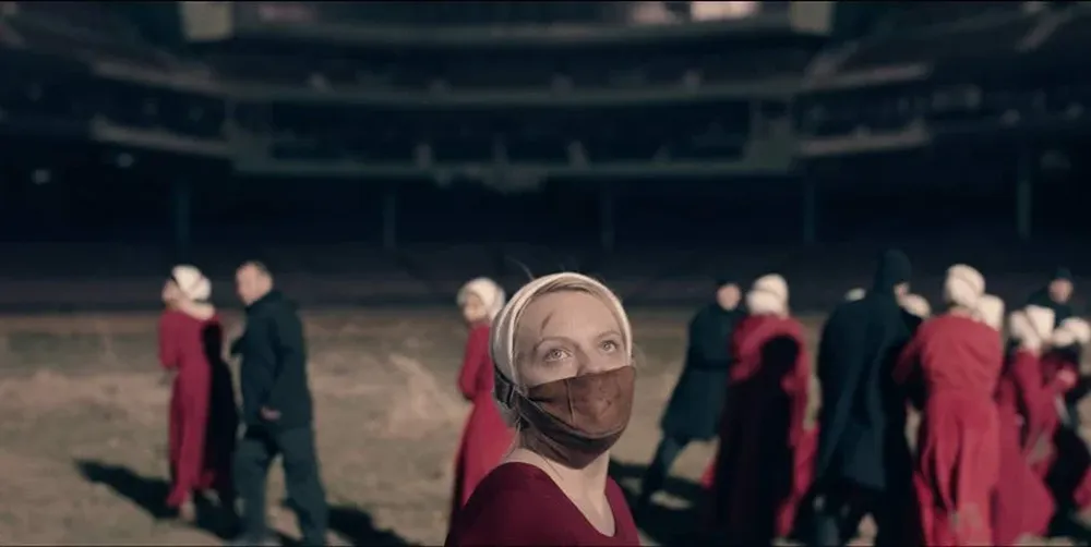 La segunda temporada de The Handmaids Tale fue criticada por su violencia explícita