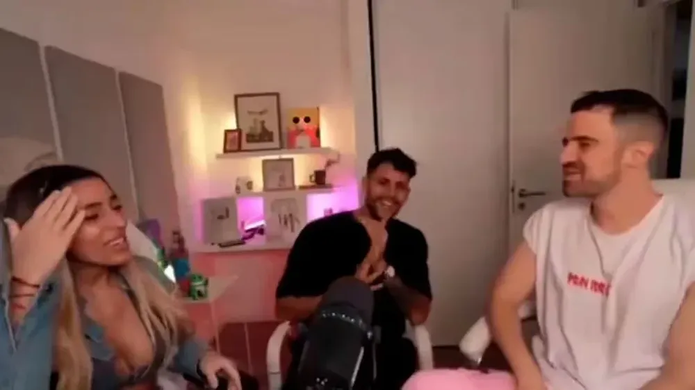 La dupla intentó evadir los detalles de su relación fuera de la casa