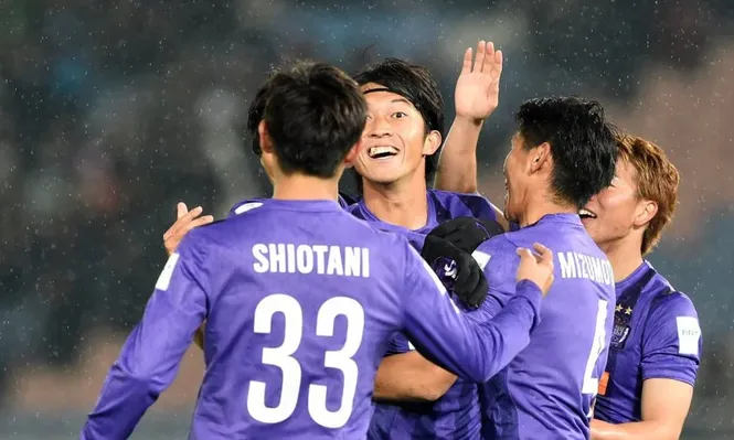 Sanfrecce se hizo fuerte de local