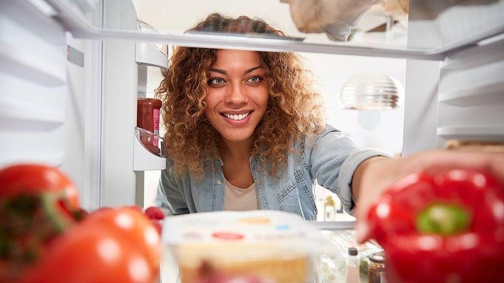 El rango de temperatura recomendado en un refrigerador es de 0 a 5 °C.