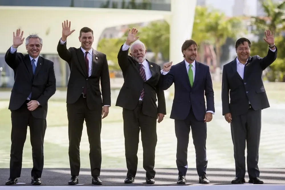 Lula da Silva dijo que el proteccionismo de Francia y la falta de flexibilidad de la Unión Europea truncan el crecimiento de los países del Mercosur.