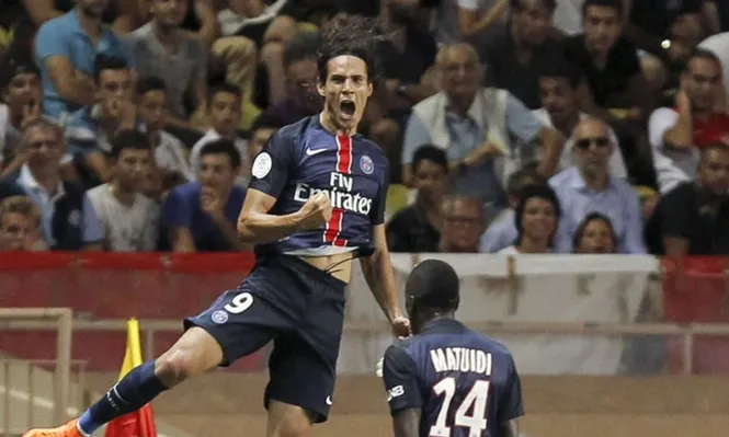 Cavani firmó dos de los tres goles de PSG ante Monaco