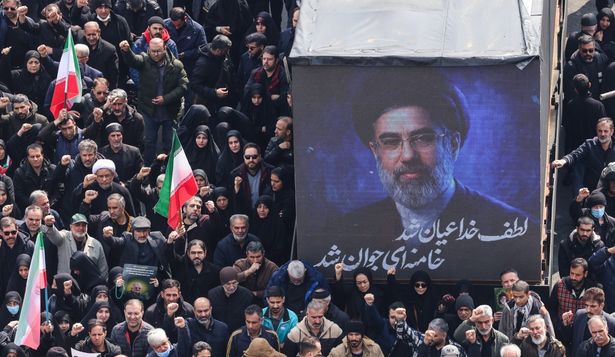 Por qué el nuevo líder supremo iraní, Mojtaba Jamenei, aún no fue visto en público: herido y resguardado