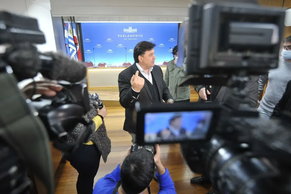 El ministro de Ambiente, Adrián Peña, dijo que el Partido Nacional y Cabildo Abierto son opciones más conservadoras dentro de la coalición