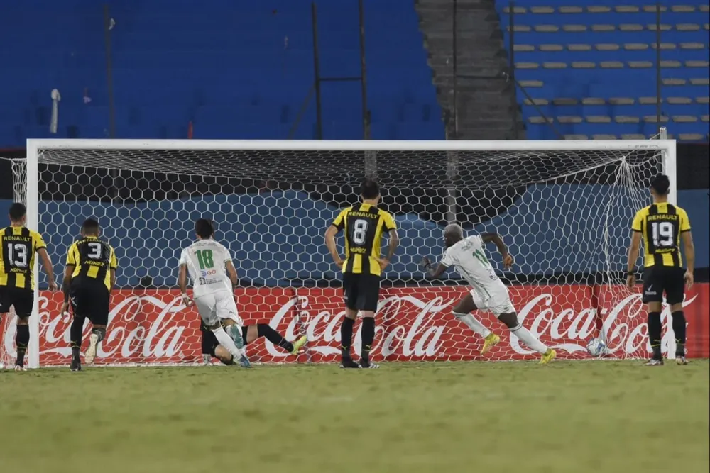 El empate de Ebere de penal