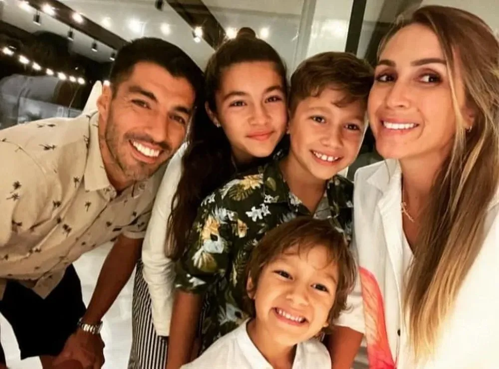 Luis Suárez y familia