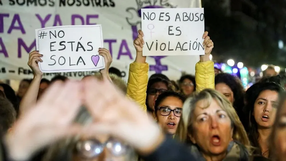 Hasta la entrada en vigor de la ley, las víctimas de violación debían probar que habían sido sometidas a violencia o intimidación