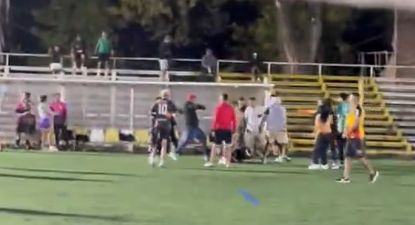 Brutal agresión y corridas en un partido de fútbol de una liga amateur en el Nasazzi; mirá los videos que se viralizaron