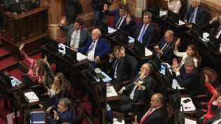 La oposición busca sesionar el jueves para rechzar los pliegos de Lijo y Mansilla. En diputados avanzar los proyecto para investigar el criptogate. 