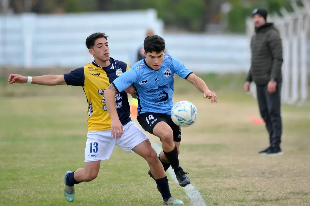 Partido por la Copa AUF Uruguay entre Oriental y Bella Vista