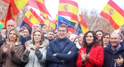 La secretaria general del PP, Cuca Gamarra, el presidente del Partido Popular, Alberto Núñez Feijóo, la presidenta de la Comunidad de Madrid, Isabel Díaz Ayuso, y el portavoz del PP en el Congreso, Miguel Tellado, durante un acto del PP contra la amnistía, en el Templo de Debod.