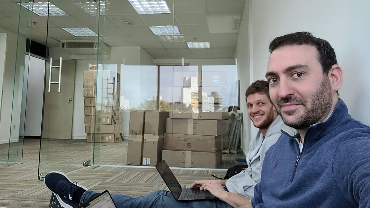 De un cowork vació a ser adquiridos por una multinacional estadounidense: los detalles de la venta de la startup uruguaya Brinta
