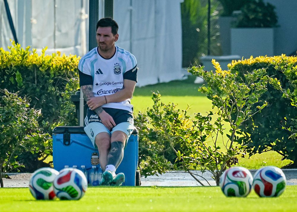 Lionel Messi en su posible último entrenamiento en el predio de Ezeiza