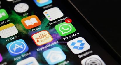 whatsapp trabaja para integrar el traductor de google: asi funcionaria