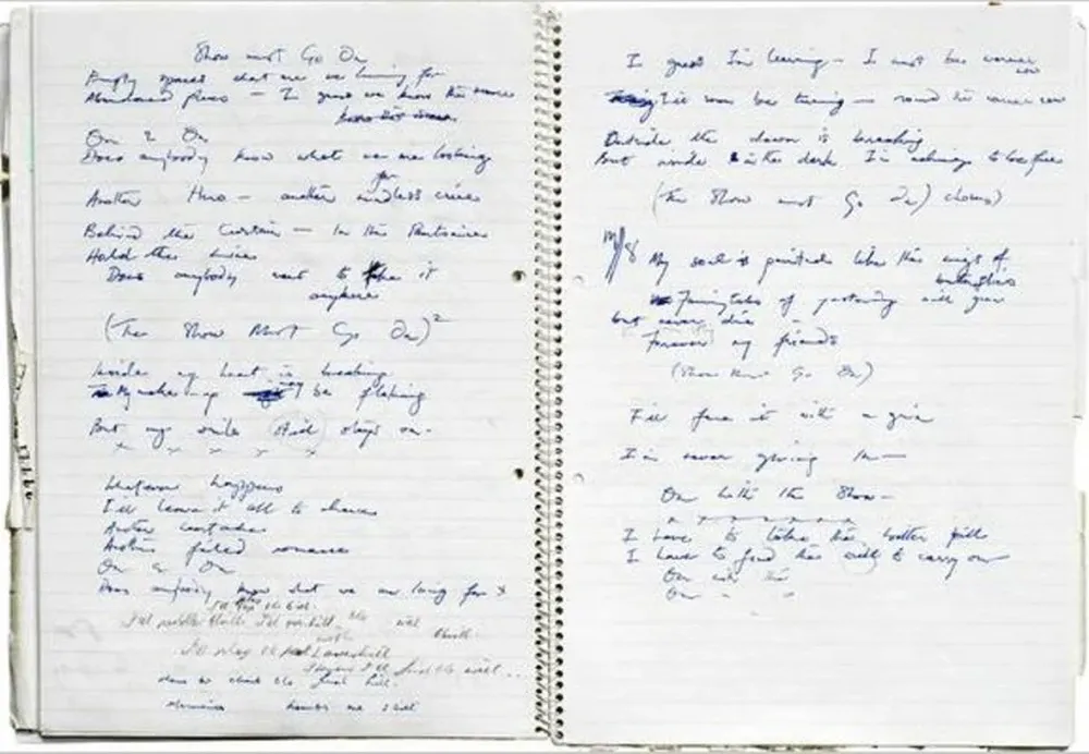 Letra de la canción The Show Must Go On