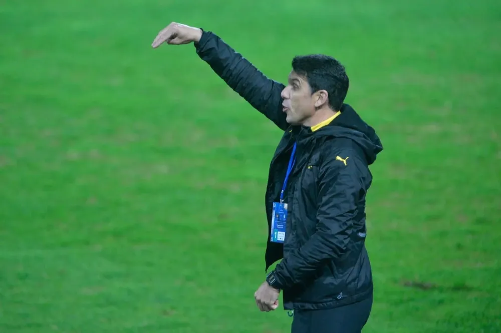 Mauricio Larriera soltó sus emociones en conferencia